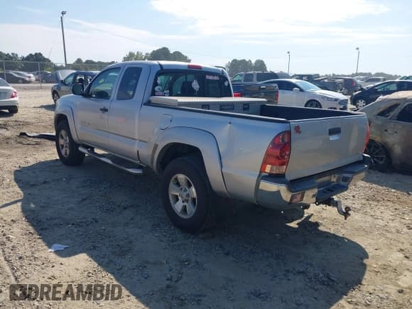 ✅ 2006 Toyota Tacoma PreRunner • VIN: 5TETU62N56Z315351 • Lot: 43126551. Listed on IAAI with 232,889 mi. Free auction sales archive from the USA and detailed vehicle history report at DreamBid. Image 6.