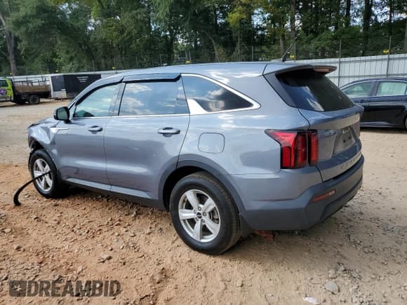 ✅ 2022 Kia Sorento LX • VIN: 5XYRG4LC5NG101990 • Lot: 80450715. Listed on Copart with 60,736 mi. Free auction sales archive from the USA and detailed vehicle history report at DreamBid. Image 2.