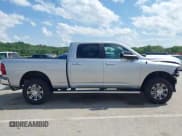✅ 2018 Ram 2500 SLT • VIN: 3C6UR5DL2JG300734 • Lot: 42277603. Listed on IAAI with 74,923 mi. Free auction sales archive from the USA and detailed vehicle history report at DreamBid. Image 13.