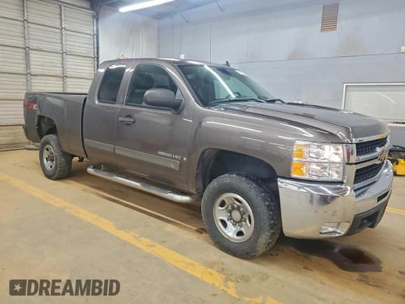 ✅ 2007 Chevrolet Silverado 2500HD Work Truck • VIN: 1GCHK29K97E529697 • Lot: 94190415. Wystawiony na Copart z przebiegiem 145 783 mil. Bezpłatny archiwum sprzedaży aukcyjnych z USA i szczegółowy raport historii pojazdu na DreamBid. Zdjęcie 4.