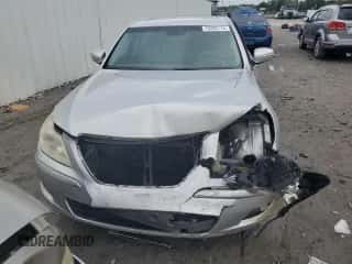 2009 Hyundai Genesis z VIN KMHGC46F39U029308, wystawiony jako Copart lot #73496114 z przebiegiem 173 098 mil mil oraz Szkoda całkowita • Salvage title. Historia ofert i sprzedaży dostępna na DreamBid. Obrazek 5.