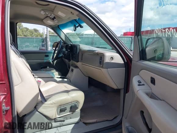 2002 Chevrolet Tahoe LT with VIN 1GNEK13Z82J174824, listed as a IAAI auction lot 43395942 with 239,860 mi miles and . Bid and sale history available at DreamBid. Image 5.