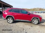 ✅ 2021 Toyota RAV4 XLE • VIN: 2T3P1RFV0MW159167 • Lot: 43605933. Wystawiony na IAAI z przebiegiem 88 477 mil. Bezpłatny archiwum sprzedaży aukcyjnych z USA i szczegółowy raport historii pojazdu na DreamBid. Zdjęcie 13.