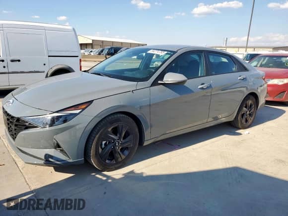 2021 Hyundai Elantra Blue с VIN KMHLM4AJ8MU006588, выставлен на аукционе Copart как лот 84274785 с пробегом 51 999 миль миль и Чистый • Clean title. История ставок и продаж доступна на DreamBid. Изображение 1.