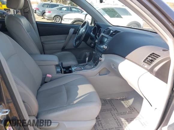 ✅ 2009 Toyota Highlander Sport • VIN: JTEES43A192142513 • Lot: 41431214. Listed on IAAI with 107,665 mi. Free auction sales archive from the USA and detailed vehicle history report at DreamBid. Image 5.