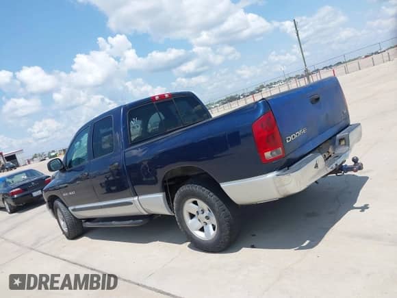 2003 Dodge 1500 ST z VIN 1D7HA18N63S175714, wystawiony jako IAAI lot #42850796 z przebiegiem 223 440 mil mil oraz . Historia ofert i sprzedaży dostępna na DreamBid. Obrazek 3.