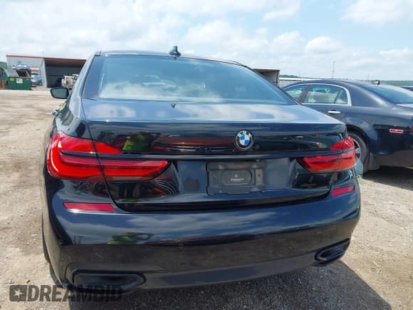 ✅ 2019 BMW 7 Series 740i • VIN: WBA7E2C5XKB217756 • Lot: 42509802. Listed on IAAI with 75,667 mi. Free auction sales archive from the USA and detailed vehicle history report at DreamBid. Image 17.