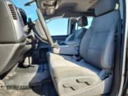 ✅ 2017 Chevrolet Silverado 1500 Custom • VIN: 1GCRCPEHXHZ302599 • Lot: 70905045. Wystawiony na Copart z przebiegiem 78 681 mil. Bezpłatny archiwum sprzedaży aukcyjnych z USA i szczegółowy raport historii pojazdu na DreamBid. Zdjęcie 7.