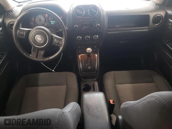✅ 2012 Jeep Patriot • VIN: 1C4NJPAB7CD558419 • Lot: 68211675. Listed on Copart with 207,592 mi. Free auction sales archive from the USA and detailed vehicle history report at DreamBid. Image 8.