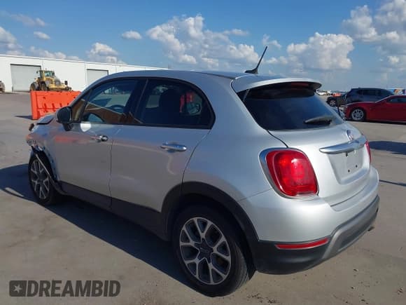 ✅ 2017 FIAT 500X Urbana Edition • VIN: ZFBCFXCB1HP630276 • Лот: 43412256. Опубликован ранее на IAAI с пробегом 194 830 миль. Бесплатный доступ к архиву аукционных продаж из США и подробный отчёт об истории автомобиля на DreamBid. Изображение 3.