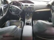 ✅ 2013 Mazda 3 i Grand Touring • VIN: JM1BL1W70D1795593 • Лот: 52260115. Опубликован ранее на Copart с пробегом 114 979 миль. Бесплатный доступ к архиву аукционных продаж из США и подробный отчёт об истории автомобиля на DreamBid. Изображение 8.