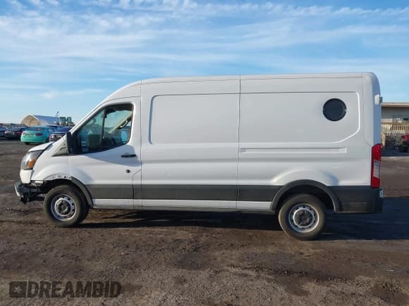 ✅ 2023 Ford Transit Cargo • VIN: 1FTBR1C8XPKB46362 • Lot: 41530807. Listed on IAAI with 46,779 mi. Free auction sales archive from the USA and detailed vehicle history report at DreamBid. Image 14.