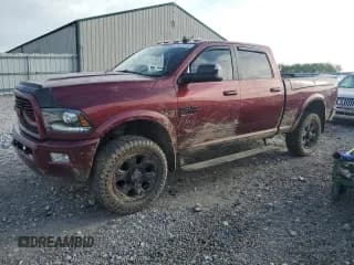 ✅ 2018 Ram 2500 Laramie • VIN: 3C6UR5FJ3JG180146 • Lot: 56278765. Wystawiony na Copart z przebiegiem 107 271 mil. Bezpłatny archiwum sprzedaży aukcyjnych z USA i szczegółowy raport historii pojazdu na DreamBid. Zdjęcie 1.