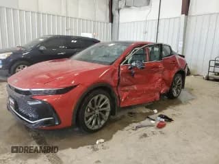 ✅ 2023 Toyota Crown XLE • VIN: JTDAAAAF0P3015231 • Лот: 67684304. Опубликован ранее на Copart с пробегом Не указан. Бесплатный доступ к архиву аукционных продаж из США и подробный отчёт об истории автомобиля на DreamBid. Изображение 1.