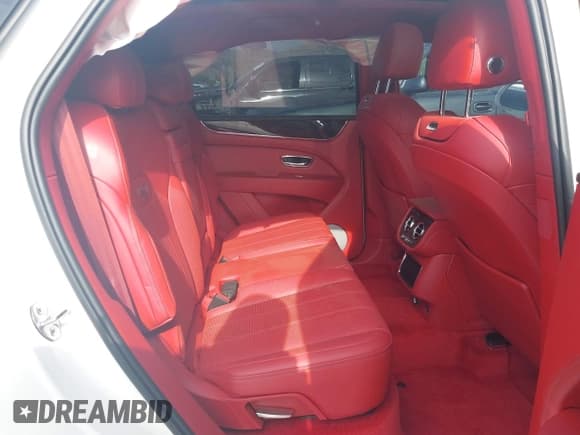 ✅ 2022 Bentley Bentayga V8 • VIN: SJAAM2ZV4NC016521 • Lot: 42154598. Listed on IAAI with 5,985 mi. Free auction sales archive from the USA and detailed vehicle history report at DreamBid. Image 8.