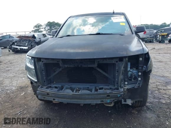 ✅ 2015 Chevrolet Suburban LT • VIN: 1GNSCJKC1FR591934 • Lot: 42403284. Wystawiony na IAAI z przebiegiem 299 882 mil. Bezpłatny archiwum sprzedaży aukcyjnych z USA i szczegółowy raport historii pojazdu na DreamBid. Zdjęcie 13.