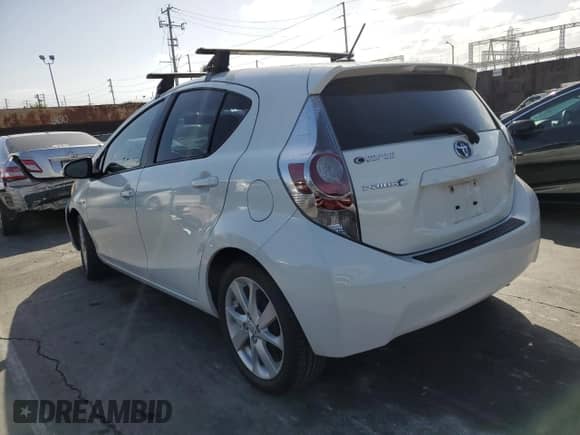 2012 Toyota Prius Two с VIN JTDKDTB39C1007307, выставлен на аукционе Copart как лот 84910615 с пробегом 235 656 миль миль и Списание • Salvage title. История ставок и продаж доступна на DreamBid. Изображение 2.