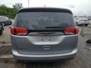 ✅ 2020 Chrysler Pacifica Touring • VIN: 2C4RC1FG0LR269716 • Lot: 81257835. Wystawiony na Copart z przebiegiem Nie podano. Bezpłatny archiwum sprzedaży aukcyjnych z USA i szczegółowy raport historii pojazdu na DreamBid. Zdjęcie 6.