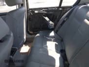 ✅ 2002 BMW 3 Series 325i • VIN: WBAET374X2NJ19183 • Lot: 42719232. Wystawiony na IAAI z przebiegiem 149 135 mil. Bezpłatny archiwum sprzedaży aukcyjnych z USA i szczegółowy raport historii pojazdu na DreamBid. Zdjęcie 8.