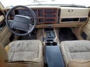 ✅ 1995 Jeep Cherokee Country • VIN: 1J4FJ78S1SL501335 • Lot: 95866195. Listed on Copart with 218,317 mi. Free auction sales archive from the USA and detailed vehicle history report at DreamBid. Image 8.