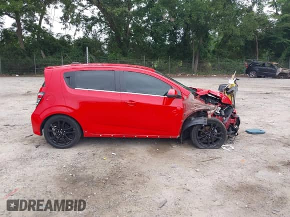 2020 Chevrolet Sonic Premier с VIN 1G1JF6SB5L4110309, выставлен на аукционе IAAI как лот 42639348 с пробегом 27 896 миль миль и . История ставок и продаж доступна на DreamBid. Изображение 13.