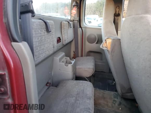 ✅ 2006 GMC Canyon • VIN: 1GTDS198968242449 • Лот: 41538915. Опубликован ранее на Copart с пробегом 172 505 миль. Бесплатный доступ к архиву аукционных продаж из США и подробный отчёт об истории автомобиля на DreamBid. Изображение 10.