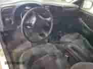 2001 Chevrolet Blazer LT с VIN 1GNDT13W91K224444, выставлен на аукционе Copart как лот 81615015 с пробегом 225 699 миль миль и Списание • Salvage title. История ставок и продаж доступна на DreamBid. Изображение 8.