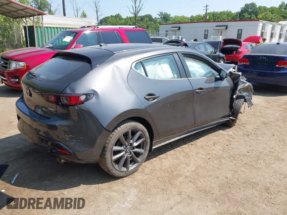 ✅ 2020 Mazda 3 Preferred • VIN: JM1BPAMM8L1162190 • Лот: 42410438. Опубликован ранее на IAAI с пробегом Не указан. Бесплатный доступ к архиву аукционных продаж из США и подробный отчёт об истории автомобиля на DreamBid. Изображение 4.