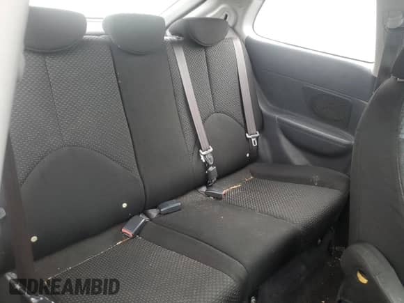 2007 Hyundai Accent GS z VIN KMHCM36C17U032099, wystawiony jako Copart lot #73319964 z przebiegiem 341 502 mil mil oraz Szkoda całkowita • Salvage title. Historia ofert i sprzedaży dostępna na DreamBid. Obrazek 10.