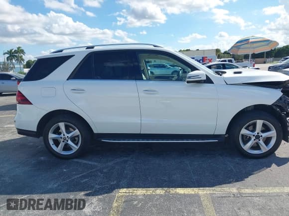 ✅ 2018 Mercedes-Benz GLE 350 • VIN: 4JGDA5JB1JB076162 • Lot: 43471273. Listed on IAAI with 115,509 mi. Free auction sales archive from the USA and detailed vehicle history report at DreamBid. Image 14.