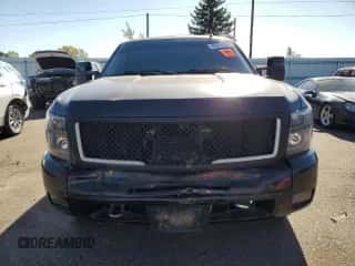 2012 Chevrolet Silverado 1500 LTZ z VIN 1GCRKTE71CZ187905, wystawiony jako Copart lot #85349105 z przebiegiem 232 644 mil mil oraz Szkoda całkowita • Salvage title. Historia ofert i sprzedaży dostępna na DreamBid. Obrazek 5.