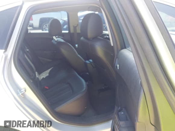 ✅ 2016 Buick Verano Group • VIN: 1G4PS5SK3G4145827 • Lot: 42983466. Wystawiony na IAAI z przebiegiem 111 016 mil. Bezpłatny archiwum sprzedaży aukcyjnych z USA i szczegółowy raport historii pojazdu na DreamBid. Zdjęcie 8.