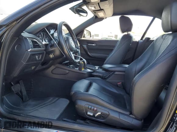 ✅ 2016 BMW 2 Series M235i xDrive • VIN: WBA1M5C56GV327235 • Лот: 72635994. Опубликован ранее на Copart с пробегом 87 939 миль. Бесплатный доступ к архиву аукционных продаж из США и подробный отчёт об истории автомобиля на DreamBid. Изображение 7.