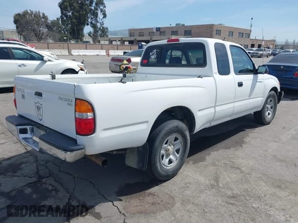 ✅ 2001 Toyota Tacoma • VIN: 5TEVL52N71Z806521 • Lot: 41848544. Listed on IAAI with 370,699 mi. Free auction sales archive from the USA and detailed vehicle history report at DreamBid. Image 4.