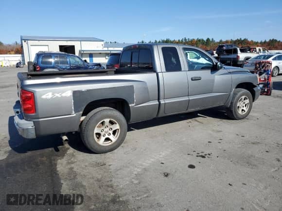 2005 Dodge Dakota SLT with VIN 1D7HW42K35S220807, listed as a Copart auction lot 77024824 with 118,053 mi miles and Clean title. Bid and sale history available at DreamBid. Image 3.