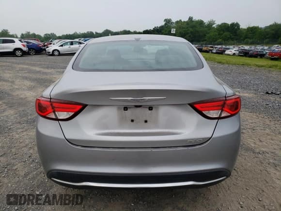 ✅ 2015 Chrysler 200 Limited • VIN: 1C3CCCAB9FN700895 • Lot: 59985165. Listed on Copart with 146,753 mi. Free auction sales archive from the USA and detailed vehicle history report at DreamBid. Image 6.