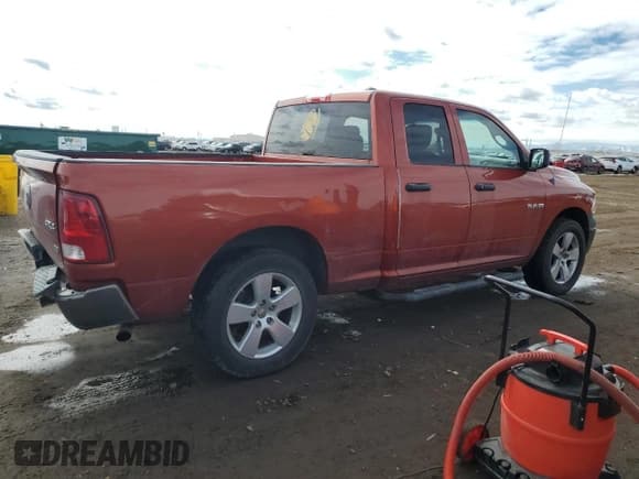 ✅ 2009 Dodge 1500 SLT • VIN: 1D3HV18P89S799398 • Lot: 46218465. Wystawiony na Copart z przebiegiem 129 598 mil. Bezpłatny archiwum sprzedaży aukcyjnych z USA i szczegółowy raport historii pojazdu na DreamBid. Zdjęcie 3.