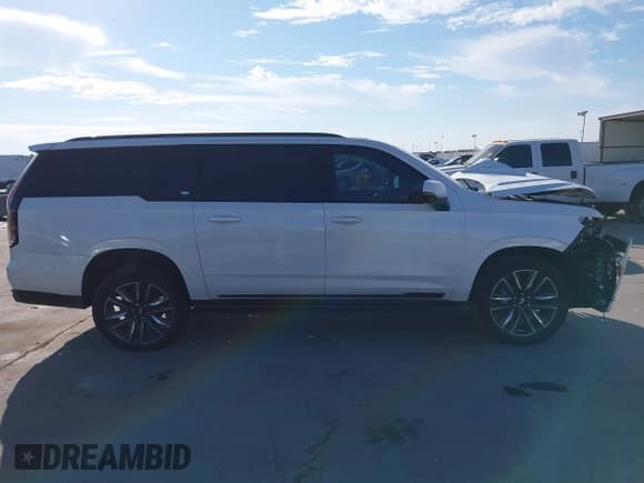 ✅ 2024 Cadillac Escalade ESV 4WD Sport • VIN: 1GYS4PKL4RR168806 • Lot: 43445796. Listed on IAAI with 32,193 mi. Free auction sales archive from the USA and detailed vehicle history report at DreamBid. Image 14.