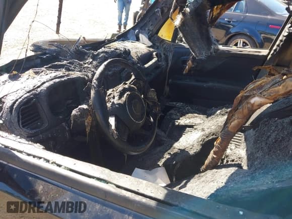 ✅ 2018 Jeep Renegade Latitude • VIN: ZACCJBBB5JPG73222 • Lot: 43252712. Wystawiony na IAAI z przebiegiem Nie podano. Bezpłatny archiwum sprzedaży aukcyjnych z USA i szczegółowy raport historii pojazdu na DreamBid. Zdjęcie 11.