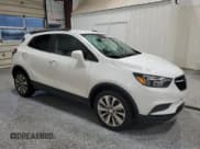 ✅ 2020 Buick Encore Preferred • VIN: KL4CJASB2LB072125 • Lot: 93316375. Wystawiony na Copart z przebiegiem 106 125 mil. Bezpłatny archiwum sprzedaży aukcyjnych z USA i szczegółowy raport historii pojazdu na DreamBid. Zdjęcie 4.