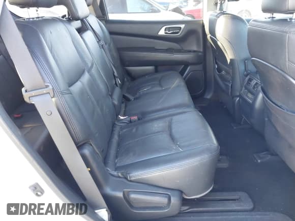 ✅ 2014 Nissan Pathfinder Platinum • VIN: 5N1AR2MNXEC645140 • Lot: 43597282. Listed on IAAI with 133,673 mi. Free auction sales archive from the USA and detailed vehicle history report at DreamBid. Image 8.