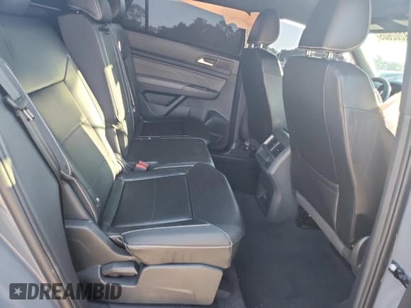 ✅ 2022 Volkswagen Atlas SEL R-Line • VIN: 1V2SE2CA9NC221482 • Lot: 68202605. Listed on Copart with Not provided. Free auction sales archive from the USA and detailed vehicle history report at DreamBid. Image 11.