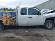 ✅ 2009 Chevrolet Silverado 2500HD • VIN: 1GBHC49KX9E123802 • Lot: 40613505. Wystawiony na IAAI z przebiegiem 159 401 mil. Bezpłatny archiwum sprzedaży aukcyjnych z USA i szczegółowy raport historii pojazdu na DreamBid. Zdjęcie 13.