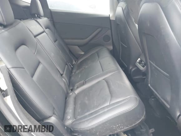 ✅ 2022 Tesla Model Y Long Range • VIN: 7SAYGDEE6NF385120 • Lot: 42194477. Wystawiony na IAAI z przebiegiem 42 201 mil. Bezpłatny archiwum sprzedaży aukcyjnych z USA i szczegółowy raport historii pojazdu na DreamBid. Zdjęcie 8.