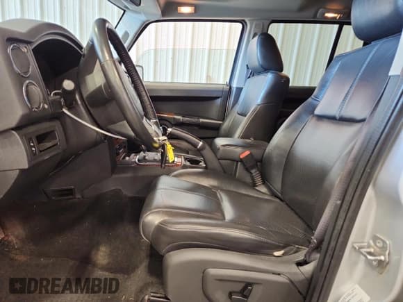 ✅ 2010 Jeep Commander Limited • VIN: 1J4RG5GT9AC121863 • Лот: 92631175. Опубликован ранее на Copart с пробегом 95 904 миль. Бесплатный доступ к архиву аукционных продаж из США и подробный отчёт об истории автомобиля на DreamBid. Изображение 7.