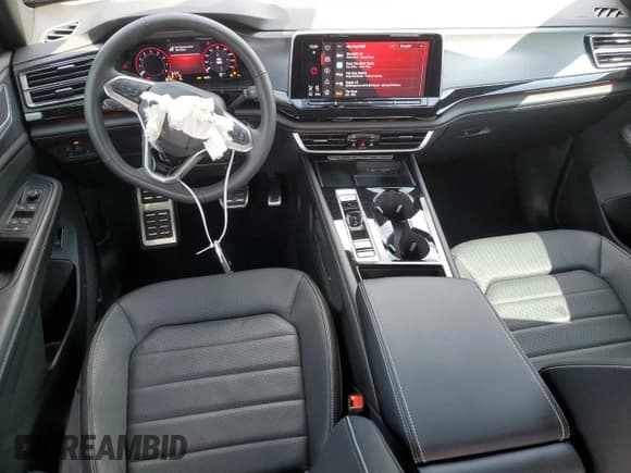 ✅ 2024 Volkswagen Atlas SEL R-Line • VIN: 1V2AE2CA0RC262696 • Lot: 63568445. Listed on Copart with 4,652 mi. Free auction sales archive from the USA and detailed vehicle history report at DreamBid. Image 8.