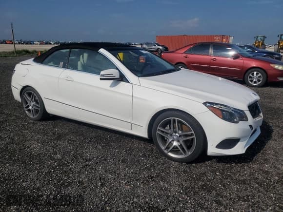 ✅ 2016 Mercedes-Benz E 400 • VIN: WDDKK6FF8GF301789 • Lot: 71743065. Listed on Copart with 42,344 mi. Free auction sales archive from the USA and detailed vehicle history report at DreamBid. Image 4.