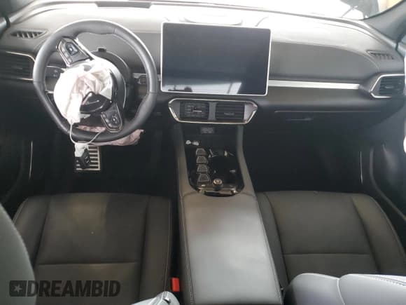 ✅ 2023 VinFast VF 8 Plus • VIN: RLLV1AFA3PH002903 • Lot: 60881354. Wystawiony na Copart z przebiegiem 28 509 mil. Bezpłatny archiwum sprzedaży aukcyjnych z USA i szczegółowy raport historii pojazdu na DreamBid. Zdjęcie 8.