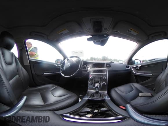 ✅ 2015 Volvo V60 T5 Premier • VIN: YV1612SK2F1264495 • Лот: 42738063. Опубликован ранее на IAAI с пробегом 130 190 миль. Бесплатный доступ к архиву аукционных продаж из США и подробный отчёт об истории автомобиля на DreamBid. Изображение 19.