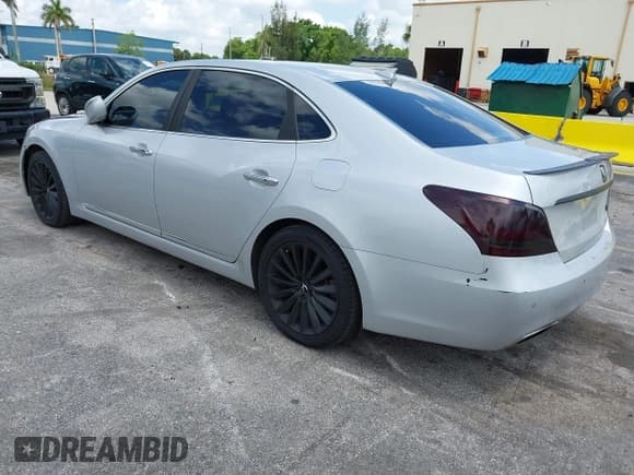 ✅ 2016 Hyundai Equus Signature • VIN: KMHGH4JH8GU101000 • Lot: 42560008. Wystawiony na IAAI z przebiegiem 68 798 mil. Bezpłatny archiwum sprzedaży aukcyjnych z USA i szczegółowy raport historii pojazdu na DreamBid. Zdjęcie 3.